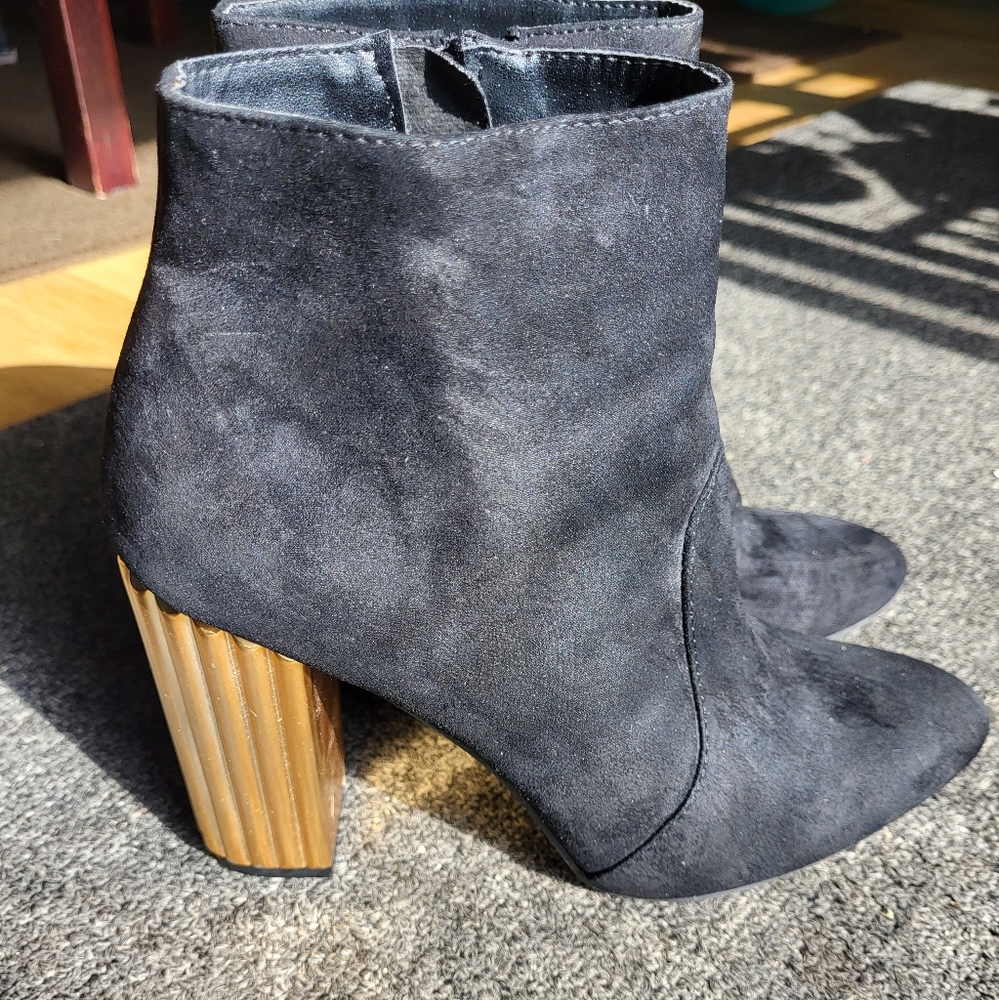Gold heel black bootie - Picture 2 of 5